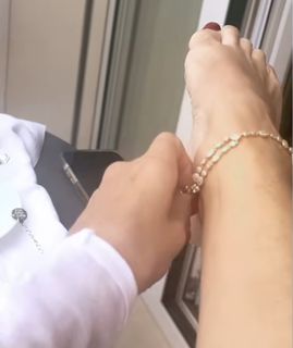 Elisabetta Franchi feet photo thumbnail