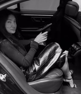 Elisabetta Franchi feet photo thumbnail