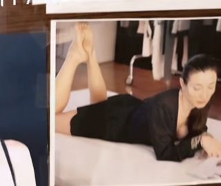 Elisabetta Franchi feet photo thumbnail