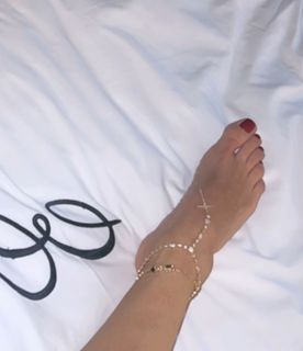 Elisabetta Franchi feet photo thumbnail