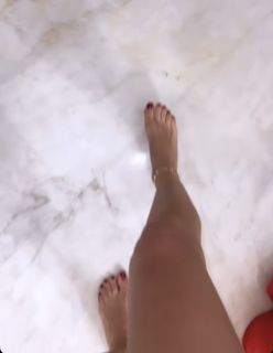 Elisabetta Franchi feet photo thumbnail