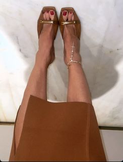 Elisabetta Franchi feet photo thumbnail