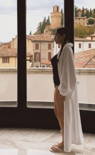 Elisabetta Franchi feet photo thumbnail