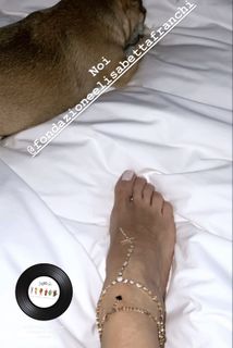 Elisabetta Franchi feet photo thumbnail