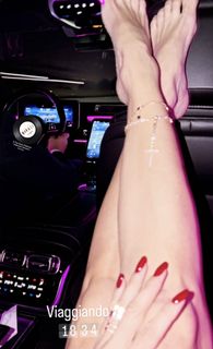 Elisabetta Franchi feet photo thumbnail