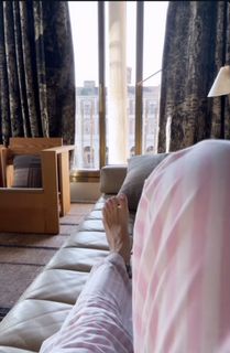 Elisabetta Franchi feet photo thumbnail