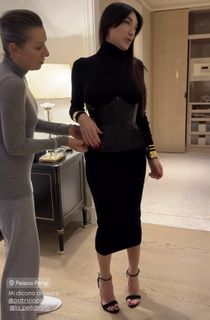 Elisabetta Franchi feet photo thumbnail