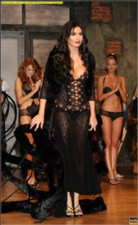 Elisabetta Gregoraci feet photo thumbnail