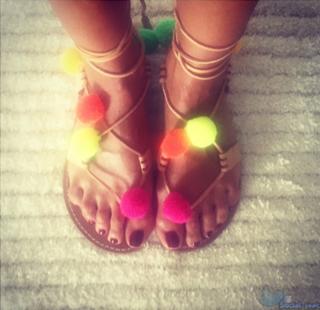 Elisabetta Gregoraci feet photo thumbnail