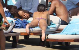 Elisabetta Gregoraci feet photo thumbnail