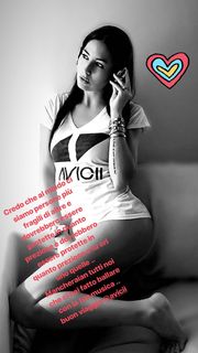 Elisabetta Gregoraci feet photo thumbnail
