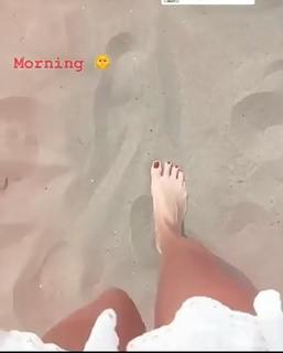 Elisabetta Gregoraci feet photo thumbnail