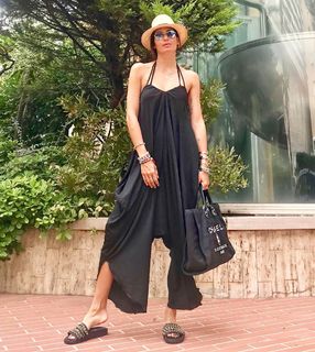 Elisabetta Gregoraci feet photo thumbnail