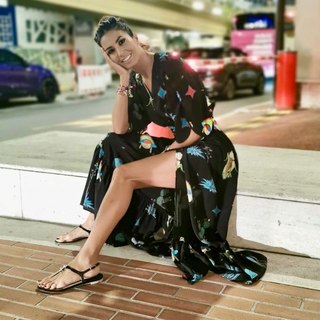Elisabetta Gregoraci feet photo thumbnail
