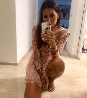 Elisabetta Gregoraci feet photo thumbnail
