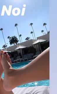 Elisabetta Gregoraci feet photo thumbnail