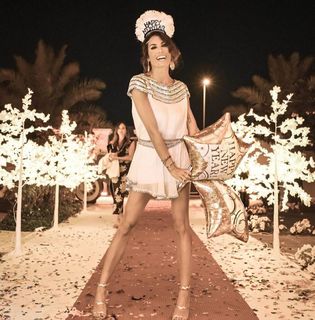 Elisabetta Gregoraci feet photo thumbnail