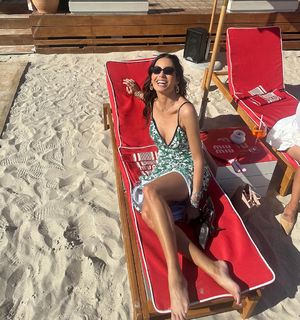 Elisabetta Gregoraci feet photo thumbnail
