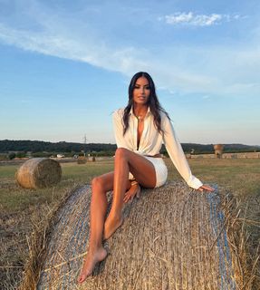 Elisabetta Gregoraci feet photo thumbnail