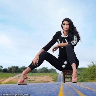 Elisany Silva feet photo 9