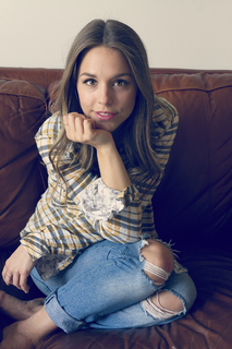Elise Gatien feet photo 1