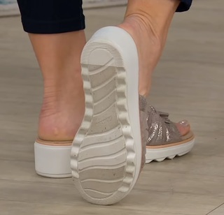 Elise Ivy feet photo 4