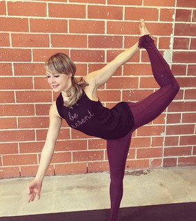 Elise Joan feet photo 14