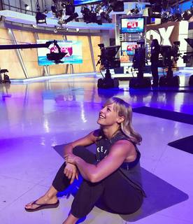 Elise Joan feet photo 12