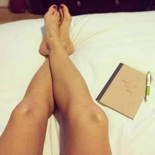 Elise Joan feet photo 20
