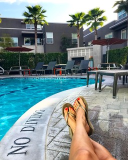 Elise Joan feet photo 10