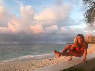 Elise Joan feet photo 17