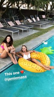 Elise Joan feet photo 18
