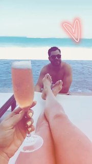 Elise Joan feet photo 19