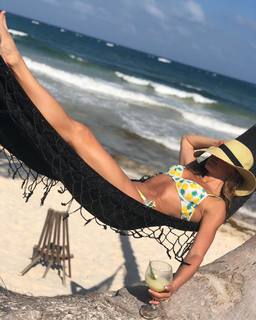 Elise Joan feet photo 15