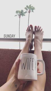Elise Joan feet photo 16