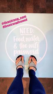 Elise Joan feet photo 8