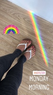 Elise Joan feet photo 2