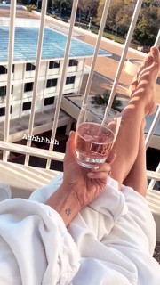 Elise Joan feet photo 10