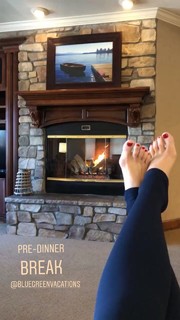 Elise Joan feet photo 16