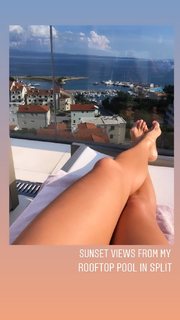 Elise Joan feet photo 8