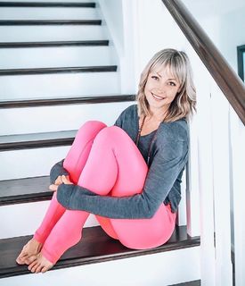 Elise Joan feet photo 4