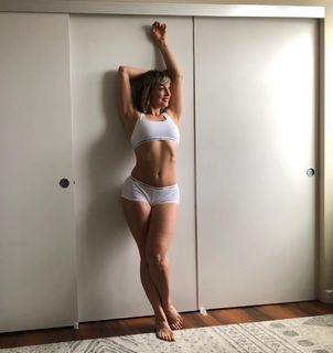 Elise Joan feet photo 9