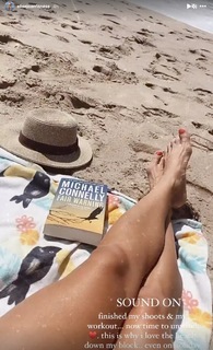 Elise Joan feet photo 9