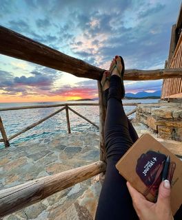 Elise Joan feet photo 6