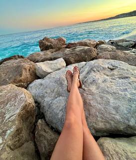Elise Joan feet photo 17