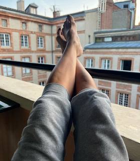 Elise Joan feet photo 11