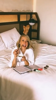 Elise Joan feet photo 12
