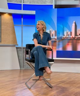 Elise Joan feet photo 9