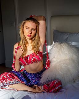 Elise Luthman feet photo 4
