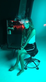 Elise van der Horst feet photo 5